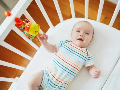 Montessori al Rescate: Juguetes Esenciales para Bebés de 0 a 3 Meses