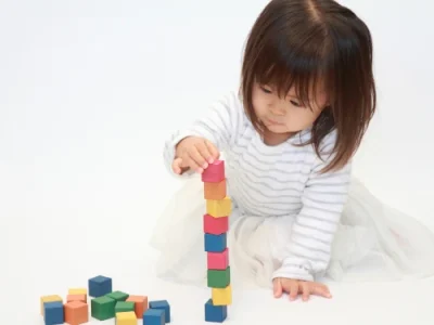 Aprendiendo y explorando: los mejores juguetes Montessori para niños de 20 meses